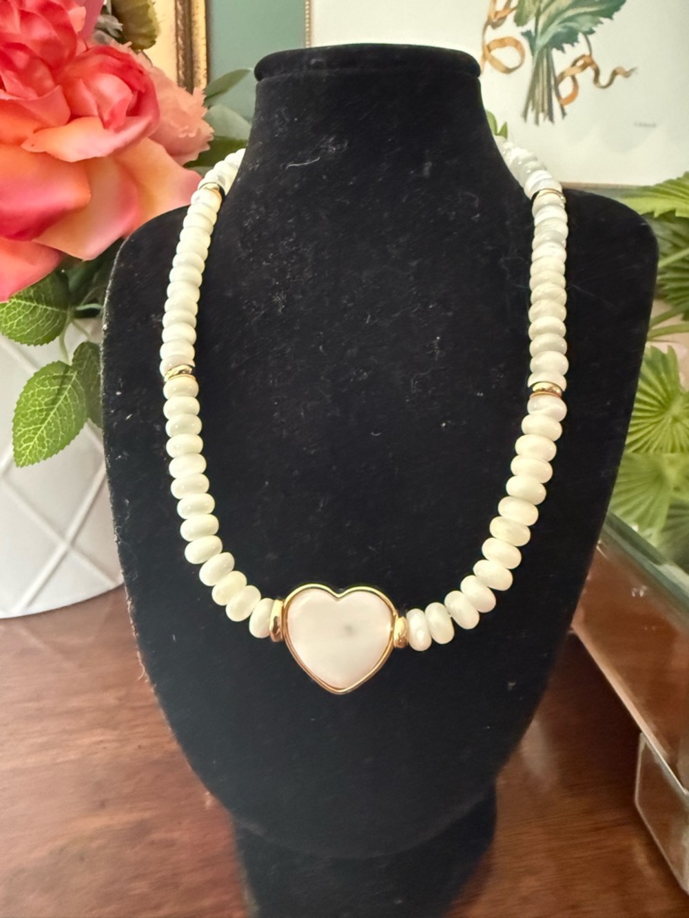 Heart Pendant Beaded Necklace in Ivory and Gold